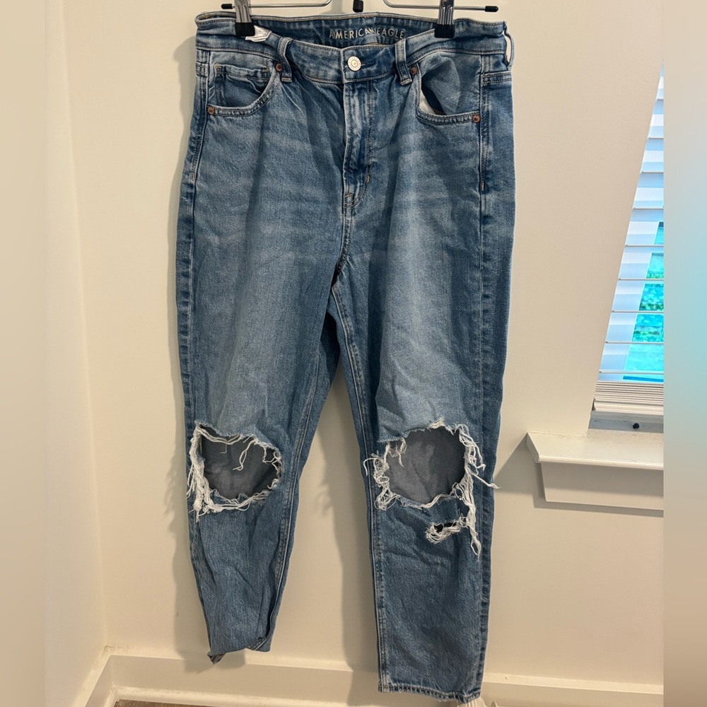 American Eagle Outfitters Women’s Strigid Ripped Jeans